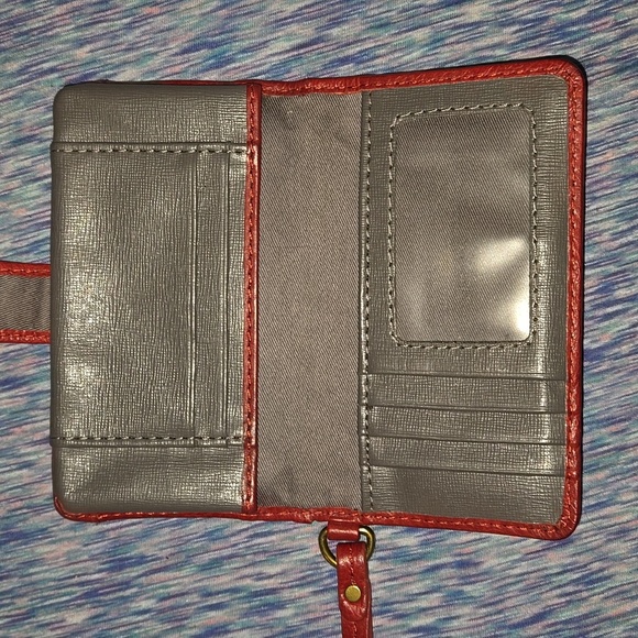 Fossil Women's Issue No. 1954 Vintage Leather Wristlet Red - Picture 7 of 15